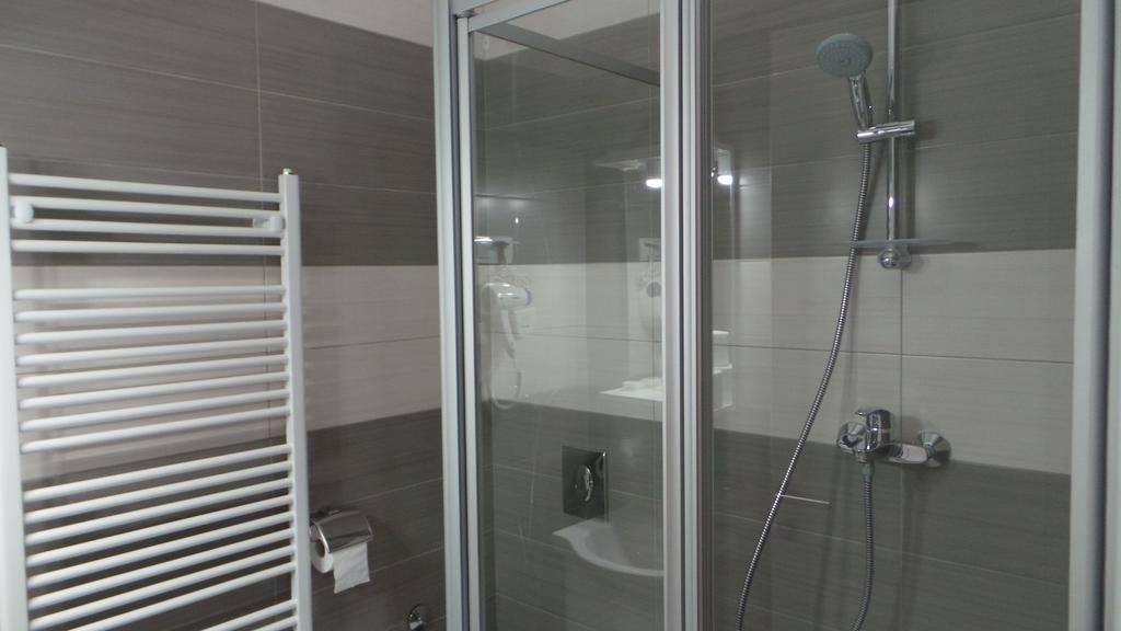 Hostel Levicki 斯拉沃尼亚布罗德 客房 照片