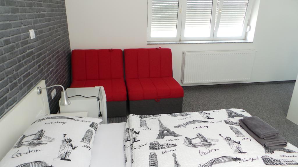 Hostel Levicki 斯拉沃尼亚布罗德 客房 照片