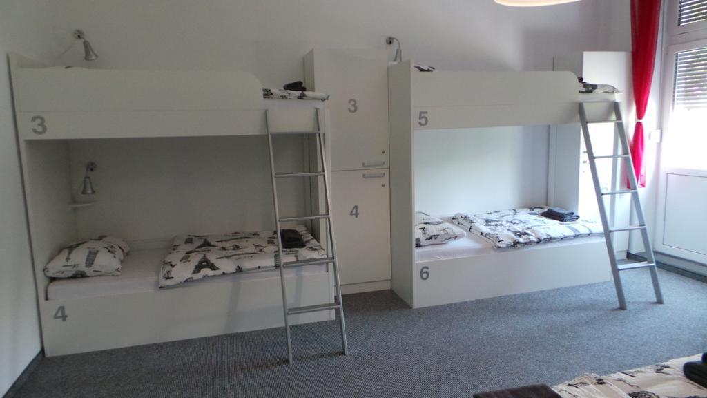 Hostel Levicki 斯拉沃尼亚布罗德 客房 照片