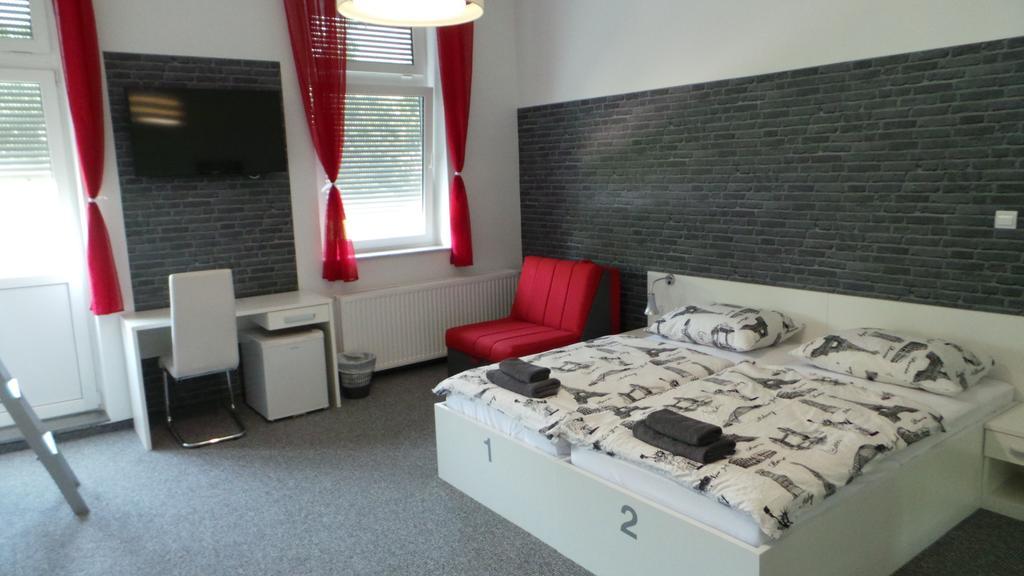 Hostel Levicki 斯拉沃尼亚布罗德 客房 照片