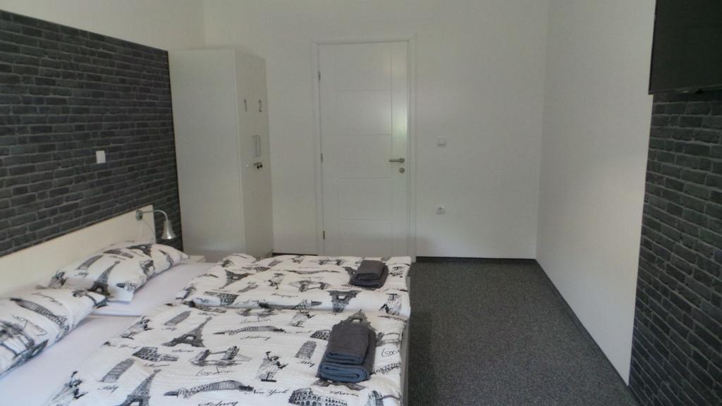 Hostel Levicki 斯拉沃尼亚布罗德 外观 照片