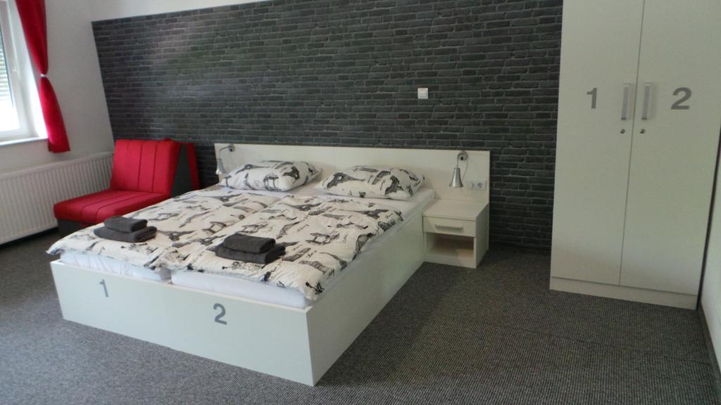 Hostel Levicki 斯拉沃尼亚布罗德 客房 照片