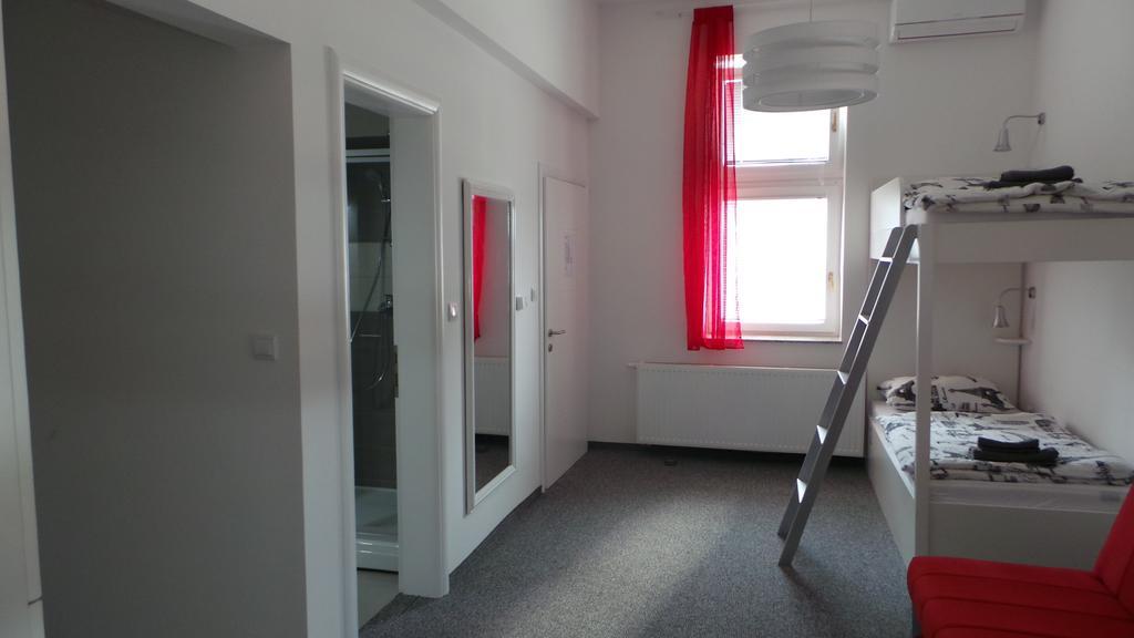 Hostel Levicki 斯拉沃尼亚布罗德 客房 照片