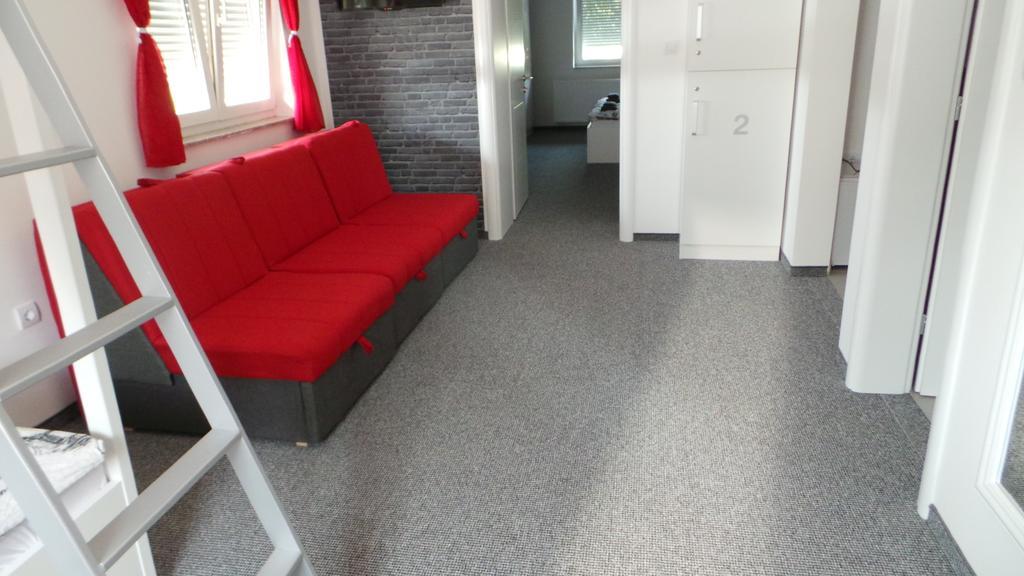 Hostel Levicki 斯拉沃尼亚布罗德 客房 照片